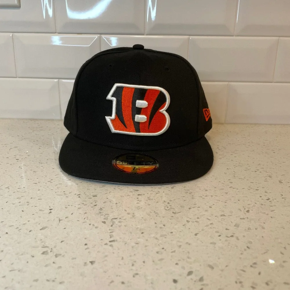 New‎ Era 59FIFTY Cincinnati Bengals NFL Fitted Hat  Size 7 1/4 Grey Underbrim